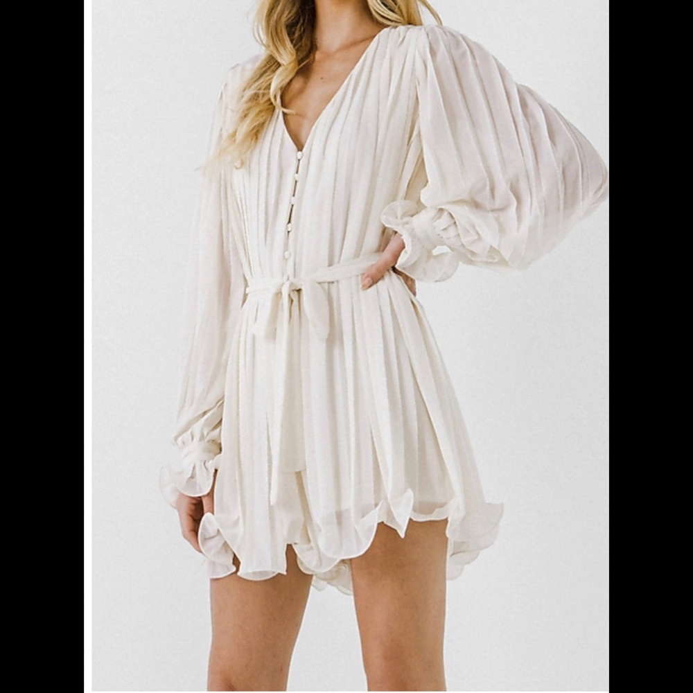 NWT Endless Rose Pleated Romper